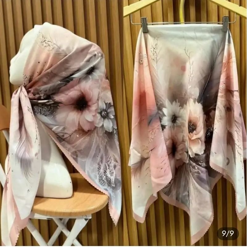 HIJAB SEGIEMPAT VOAL MOTIF BUNGA GRADASI BABY PINK