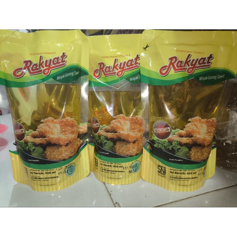 

Rakyat Minyak Goreng Isi 400 ml kemasan refill