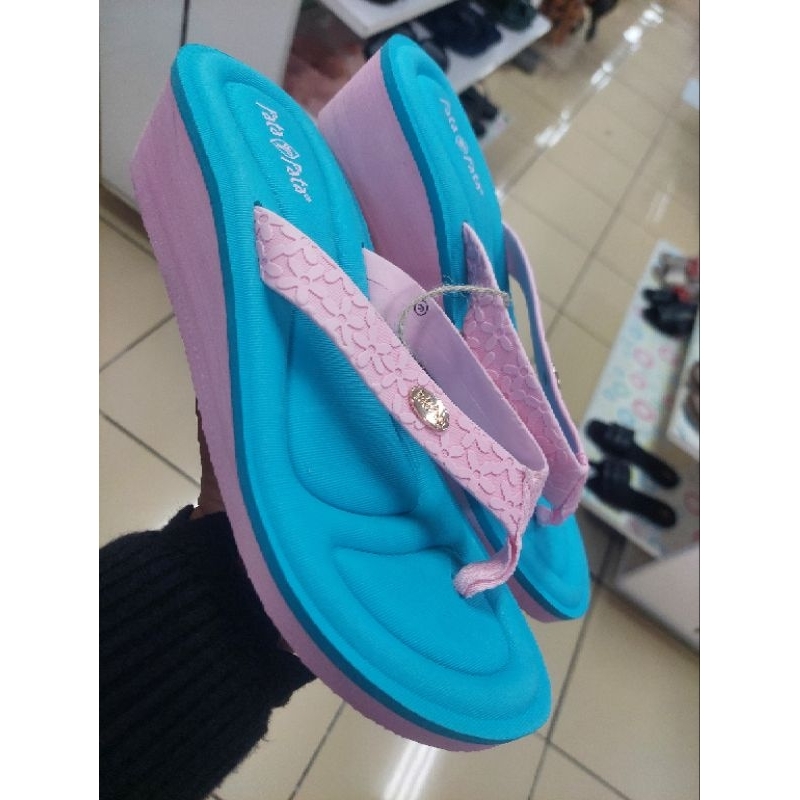 Sandal patapata wanita ringan biru