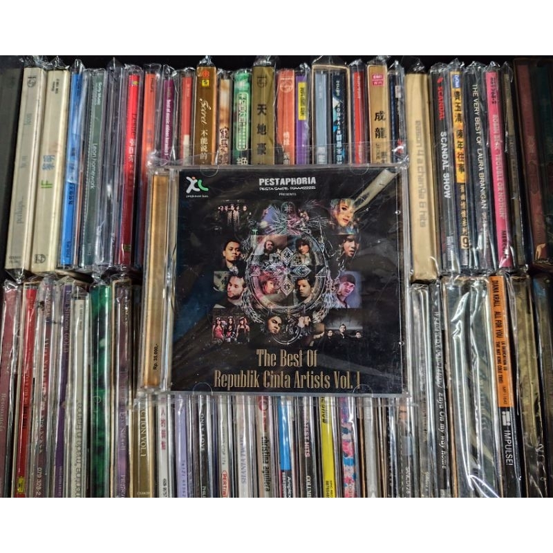 CD Musik Kompilasi The Best Of Republik Cinta Artists Vol 1 Dewa 19, Andra And The Backbone, Dewi De