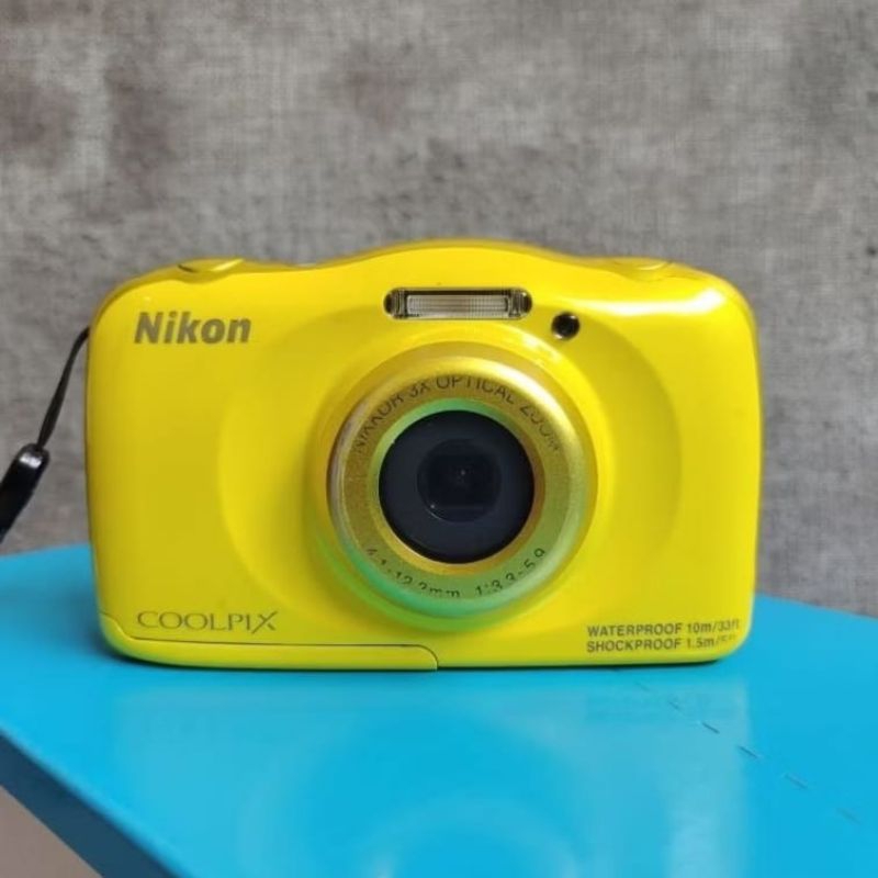 Nikon Coolpix S33 Kamera Underwater