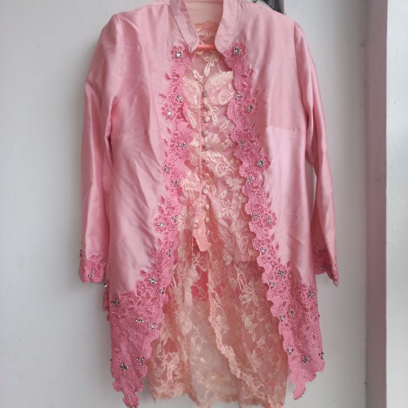 Kebaya Fluorescence Brokat Pink (luaran+dalaman)
