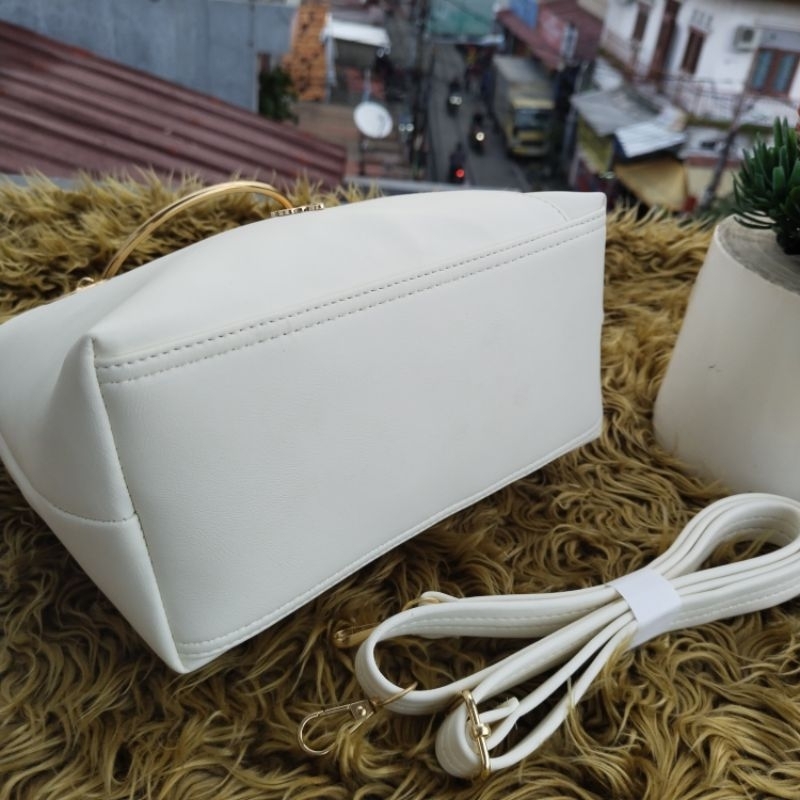 alfaza tas wanita Tenteng terbaru gantungan bola