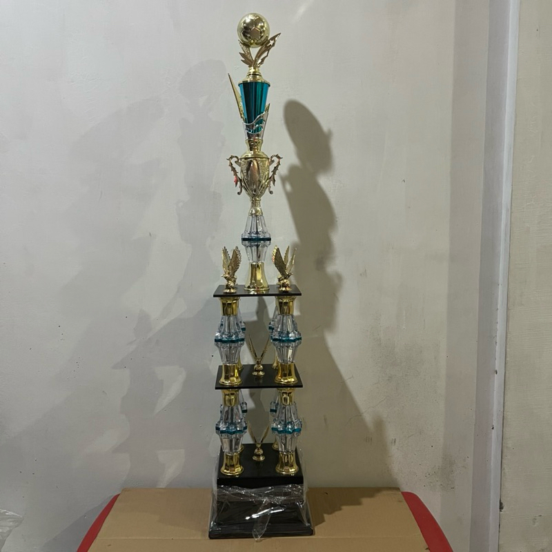 Trophy / Piala Akrilik Kaki 8 Tinggi 123cm