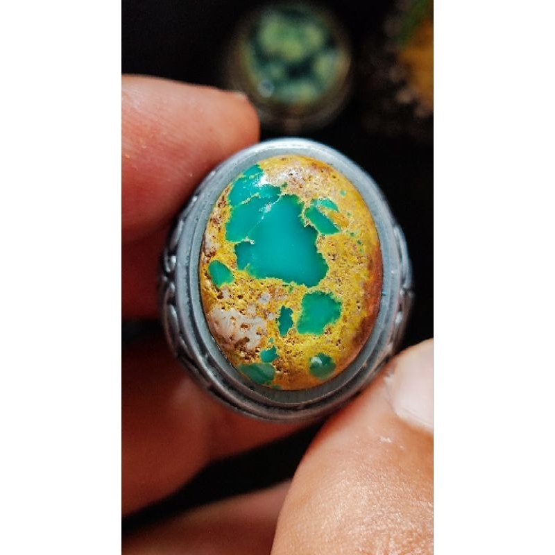 Batu Pirus Persia Urat Emas