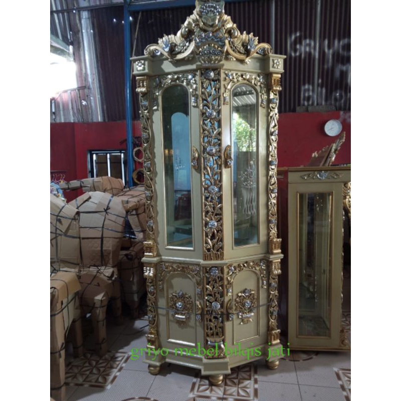 lemari hias sudut jati Sima