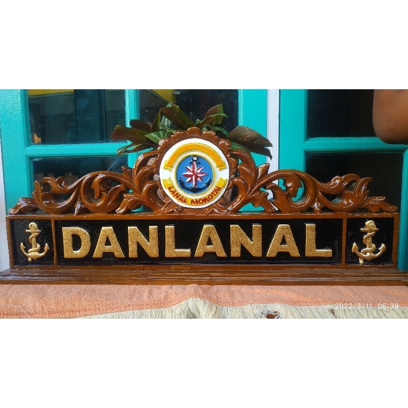 papan nama meja kantor kayu jati ukir