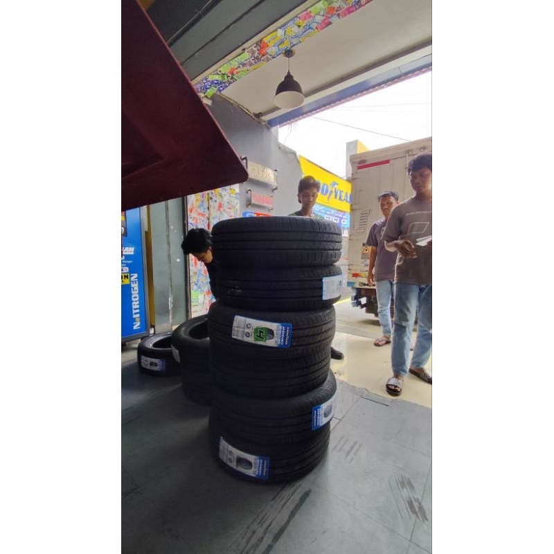 Ban mobil goodyear assurance maxguard 185/65 r15 veloz mobilio grand livina freed xpander ertiga xen