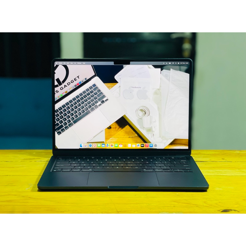 APPLE MACBOOK AIR M2 2022 13-INCH CHIP APPLE M2 SSD 256GB RAM 8GB