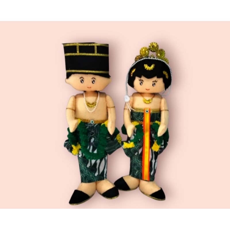 Boneka  pengantin Jawa dodotan