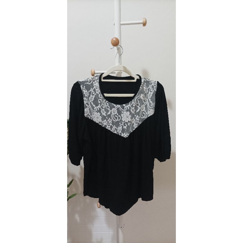 Preloved blouse renda