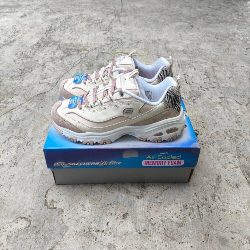 Skechers D'Lites women