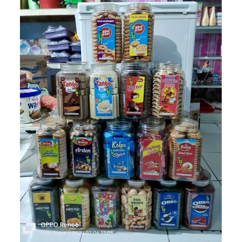 

Snack Kue jajan Toples Kemasan 2Liter Ori