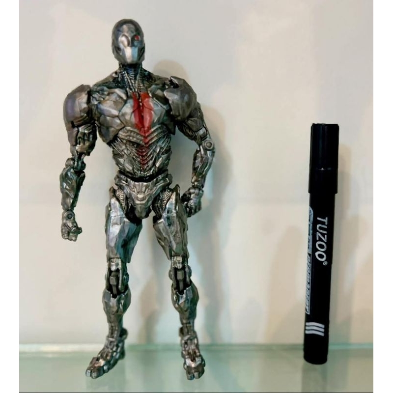 mainan action figure mcfarlane cyborg mcfarlane tinggi sekitar 7 inch dc multiverse artikulasi Tanpa