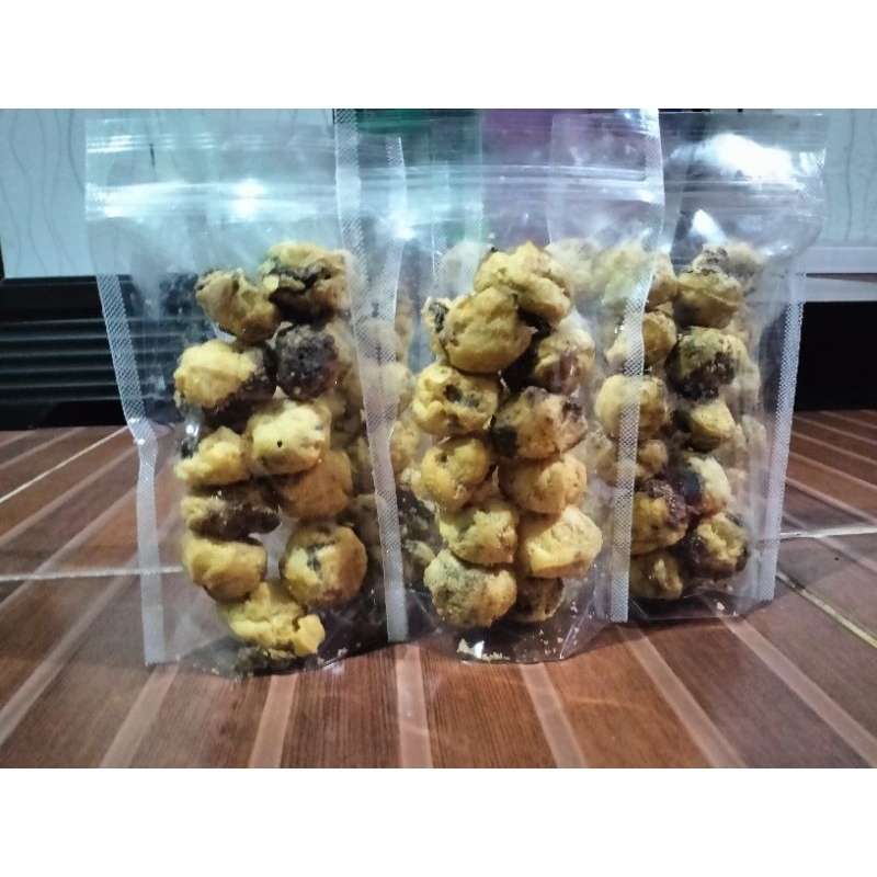 

kue sus isi coklat lumer serba Rp 6000,-