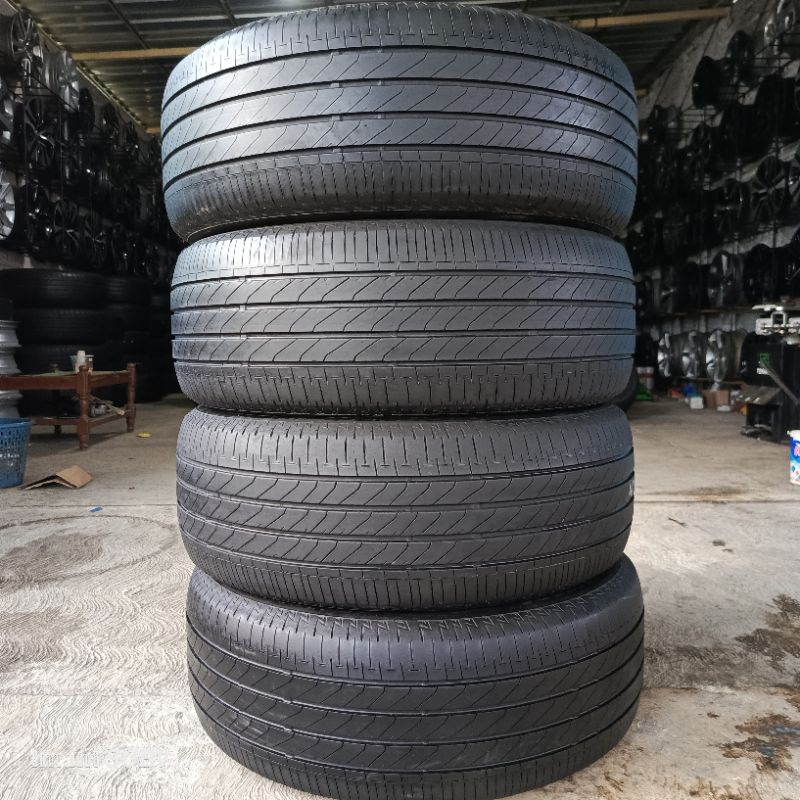 Ban 215/55R17  Bridgestone Turanza T005