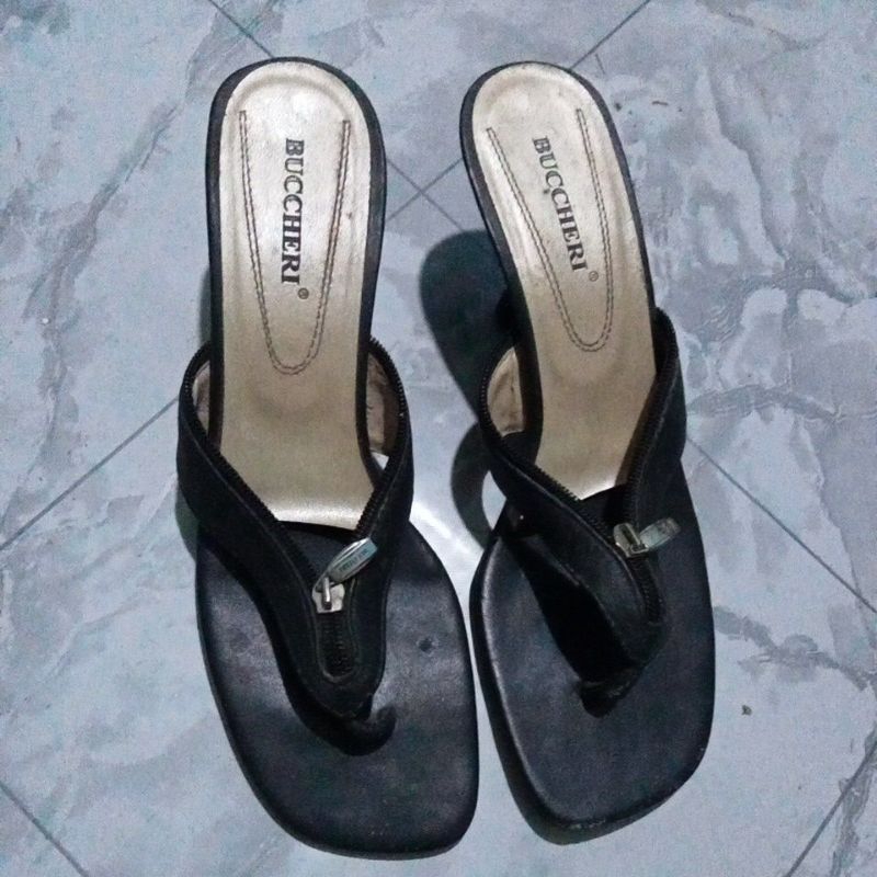 Sandal Wanita Buccheri Preloved