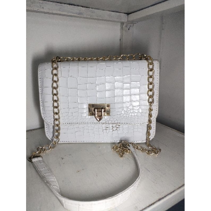 Tas selempang preloved warna putih no brand