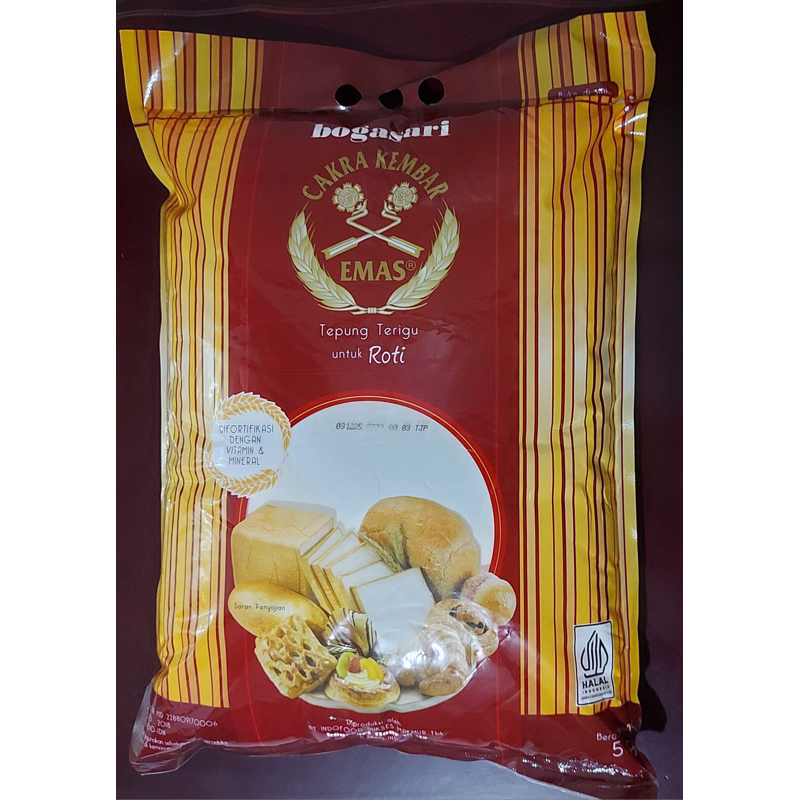 

Tepung Roti Cakra Kembar Emas 5 kg