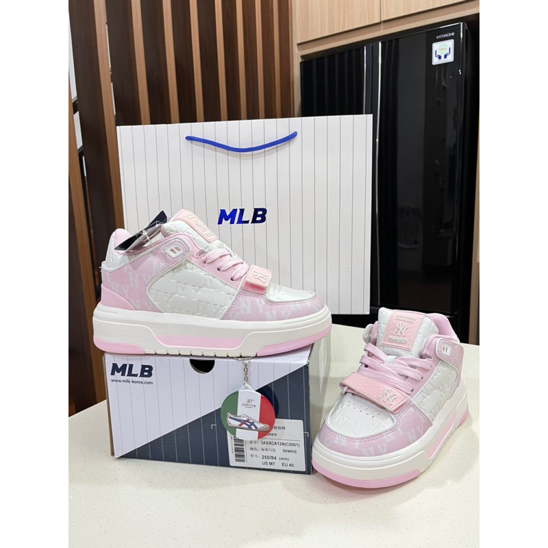 Sepatu MLB Chunky Liner High NY Yankees Pink