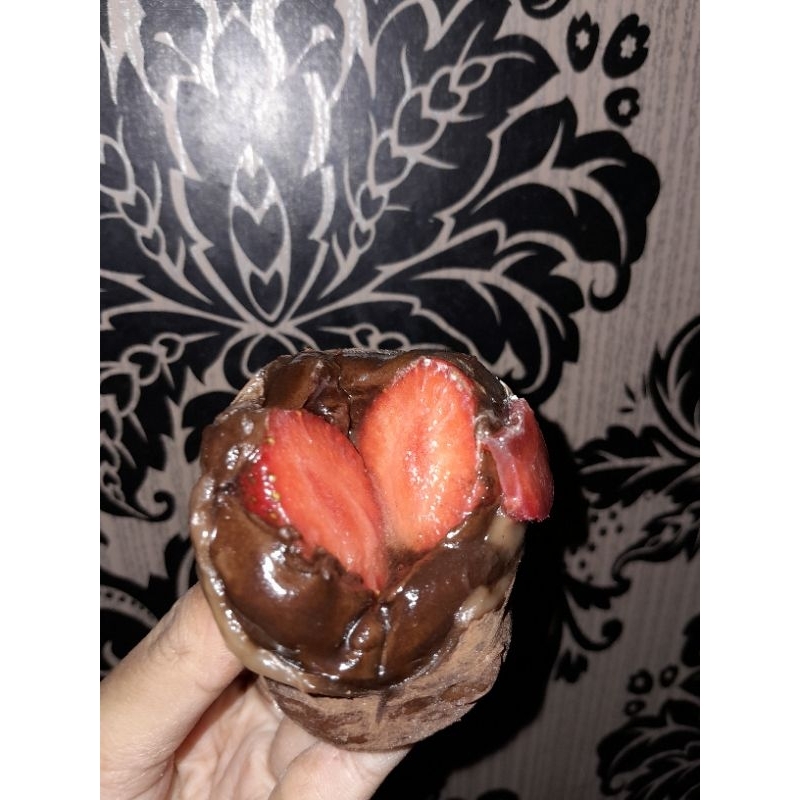 Mochi daifuku varian strawberry coklat