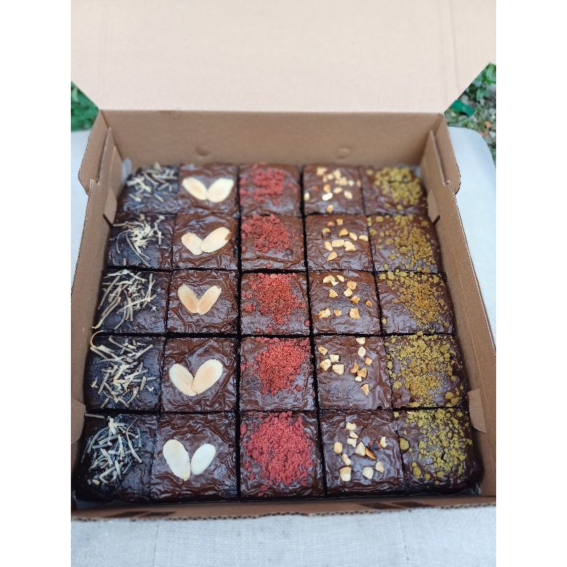 

Souwnies / Sourdough Brownies / fudgy brownies dengan pelembut dari ragi alami (Sourdough Starter) / Brownies sehat