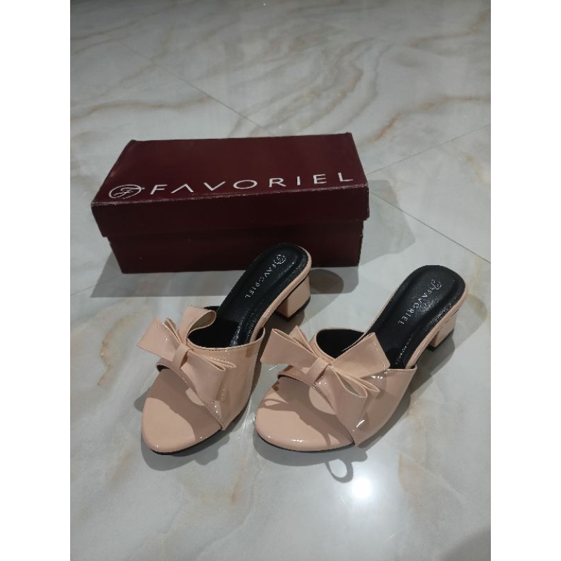 PRELOVED SANDAL WANITA HEELS BARU