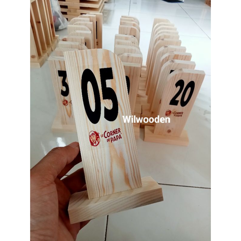 Nomor meja Cafe , Warung , Restoran Kayu Jati Belanda Tinggi 18cm ( Bebas custom logo/tulisan )