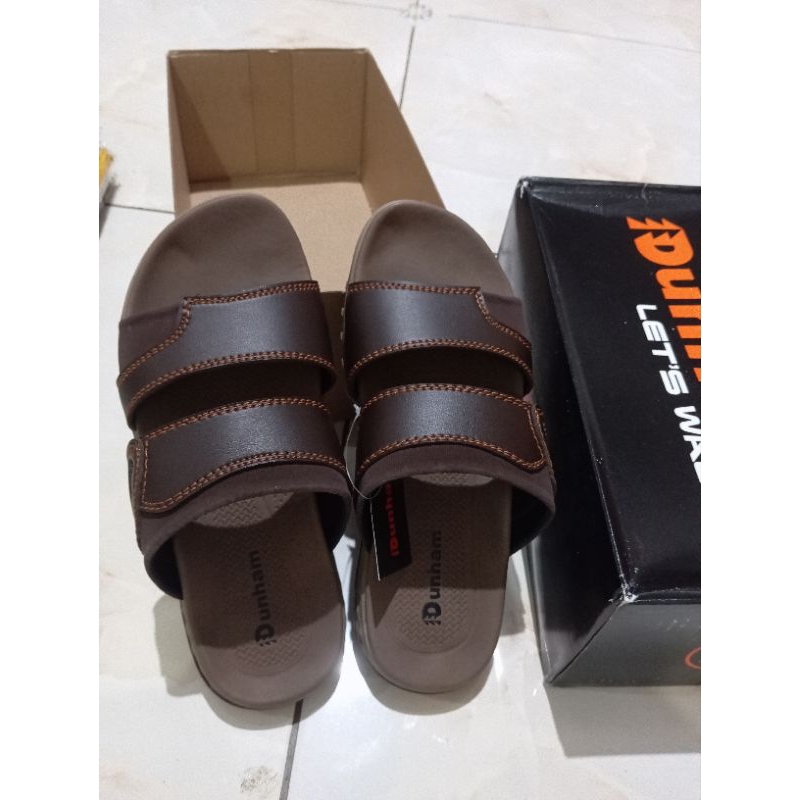 Dunham sandal formal pria