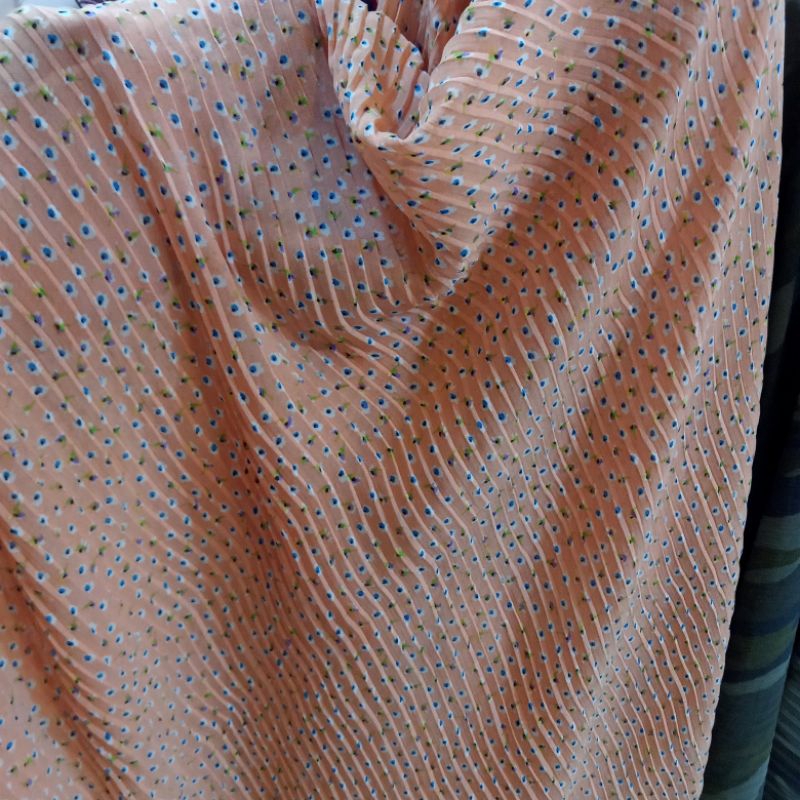 Kain Plisket Ceruty Babydoll Motif Bunga Import - Kain Pleat Motif - Kain Rok - Kain Meteran Dzb | H