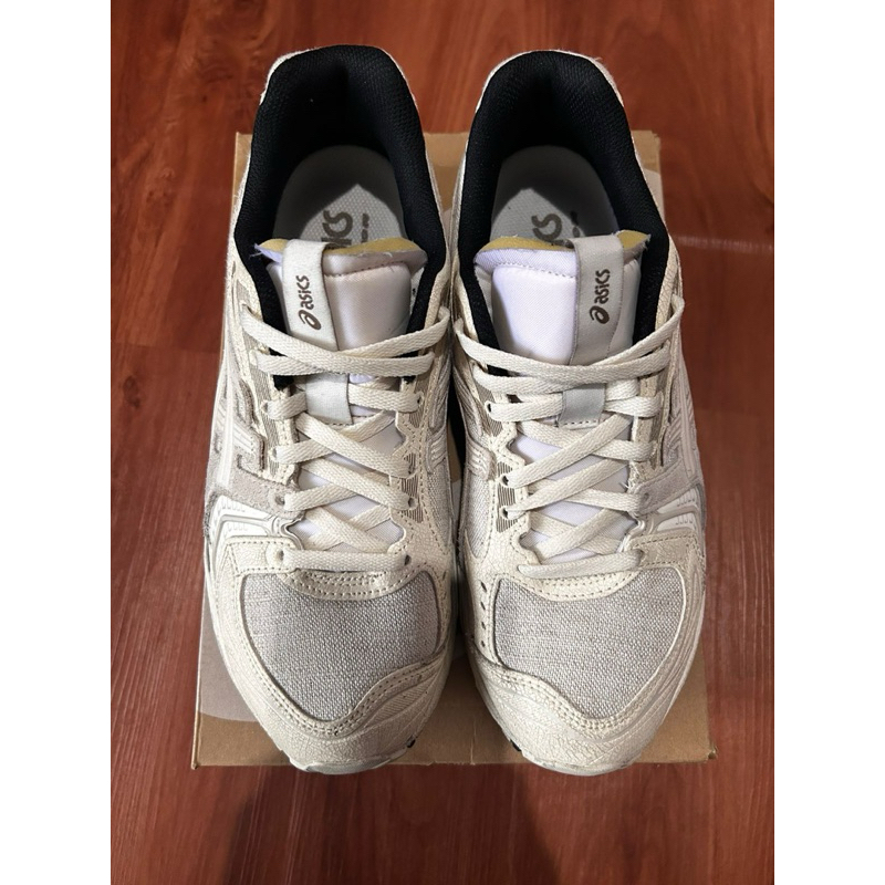 Preloved sepatu Asics Gel Kayano 14 Cream