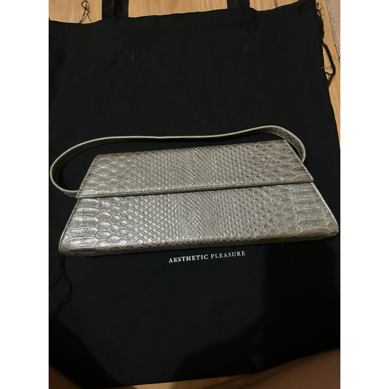 Aesthetic Pleasure - Huis Silver Bag