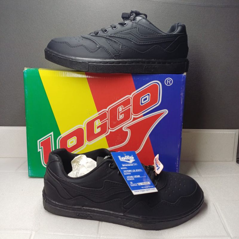 Sepatu sekolah anak Loggo