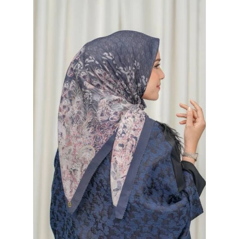 The Ederra 2.0 Voile Square Small - Galaxy