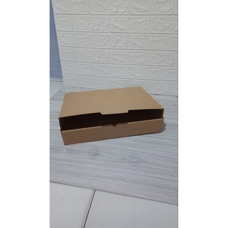 

ukuran 20x20x10 cm model die cut pizza