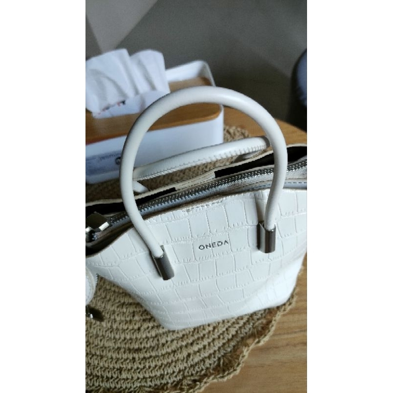 tas Oneda preloved