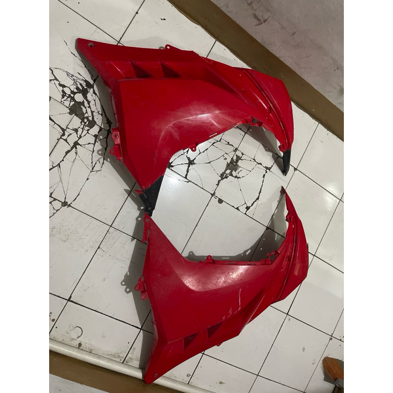 Cover fairing depan kiri Kawasaki ninja 250 fi old merah asli original bahan cat