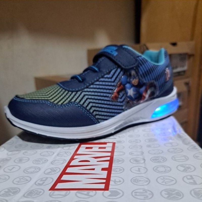Sepatu anak Marvel