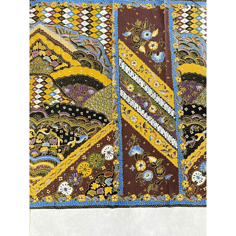 SARUNG BATIK TULIS HALUS KHAS TRUSMI CIREBON