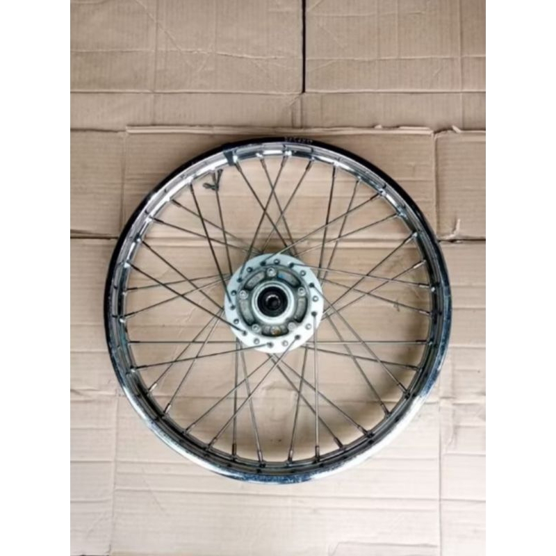 velg bagian depan Supra x 100 jari2 baru velg baru cuma tromol bekas velg ukuran 140x17 DID