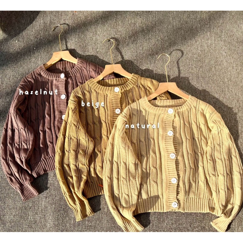 NAYEON CABLE BUTTON CARDI