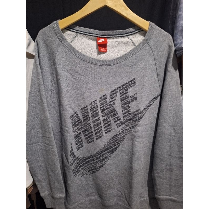 Crewneck nike warna abu-abu
