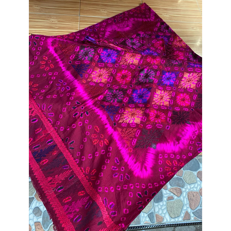 Sutra Jumputan Singaraja Tumpal Songket