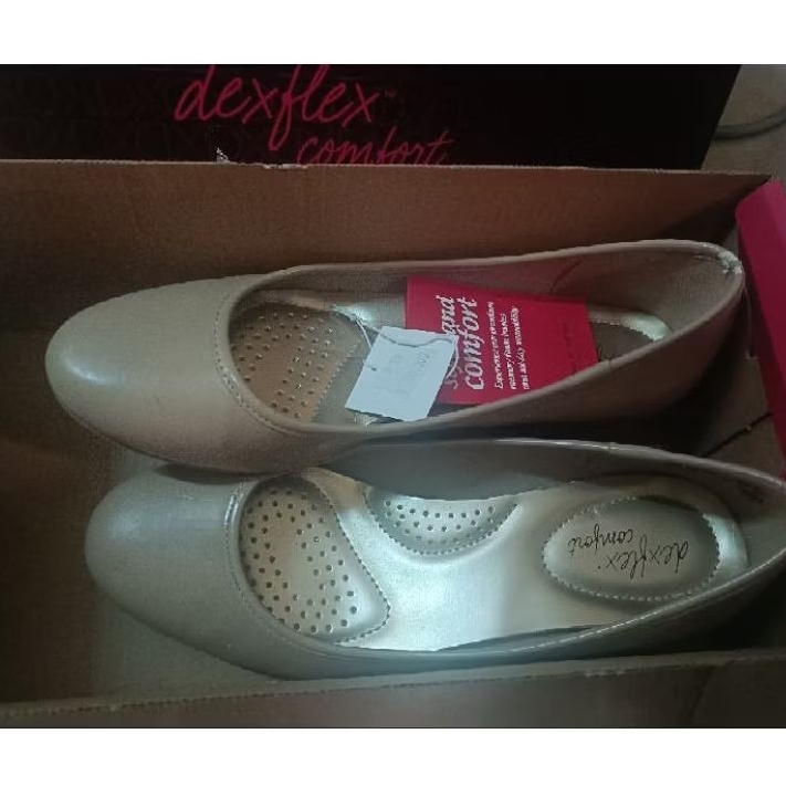 Preloved Sepatu wanita Dexflex comfort hak tahu ORI by counter mall