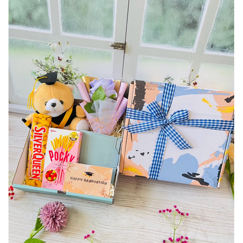 

003 Hampers | Gift Box | Kado hampers hadiah gift kado wisuda hadiah wisuda giftbox wisuda graduation
