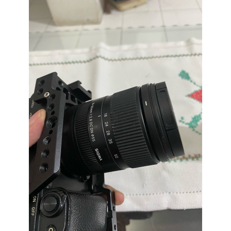 Sigma 18-50mm f2.8 Sony E APSC DC DN Contemporary 18-50 mm f/2.8 RESMI (Second)