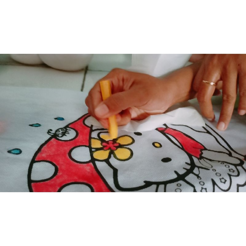 

Mewarnai Tas Goodie Bag Menggunakan Oil Pastel