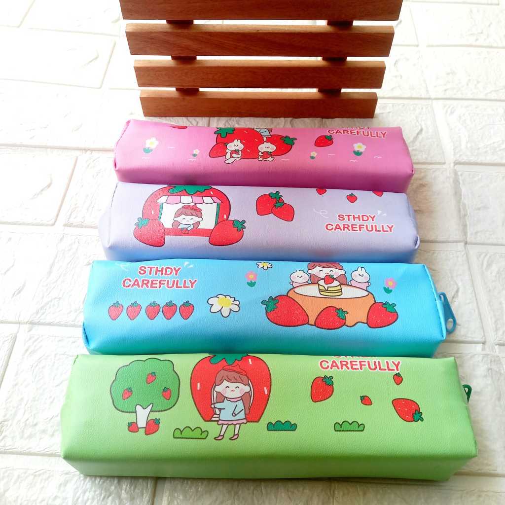 

KOTAK PENSIL MOTIF STRAWBERRY GIRL AND BEAR LUCU UNIK TEMPAT ALAT TULIS MURAH