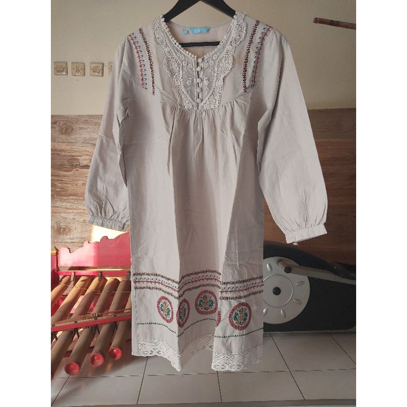 Annisa Ladies Gamis Tunik Panjang Krem Bordir Renda abaya