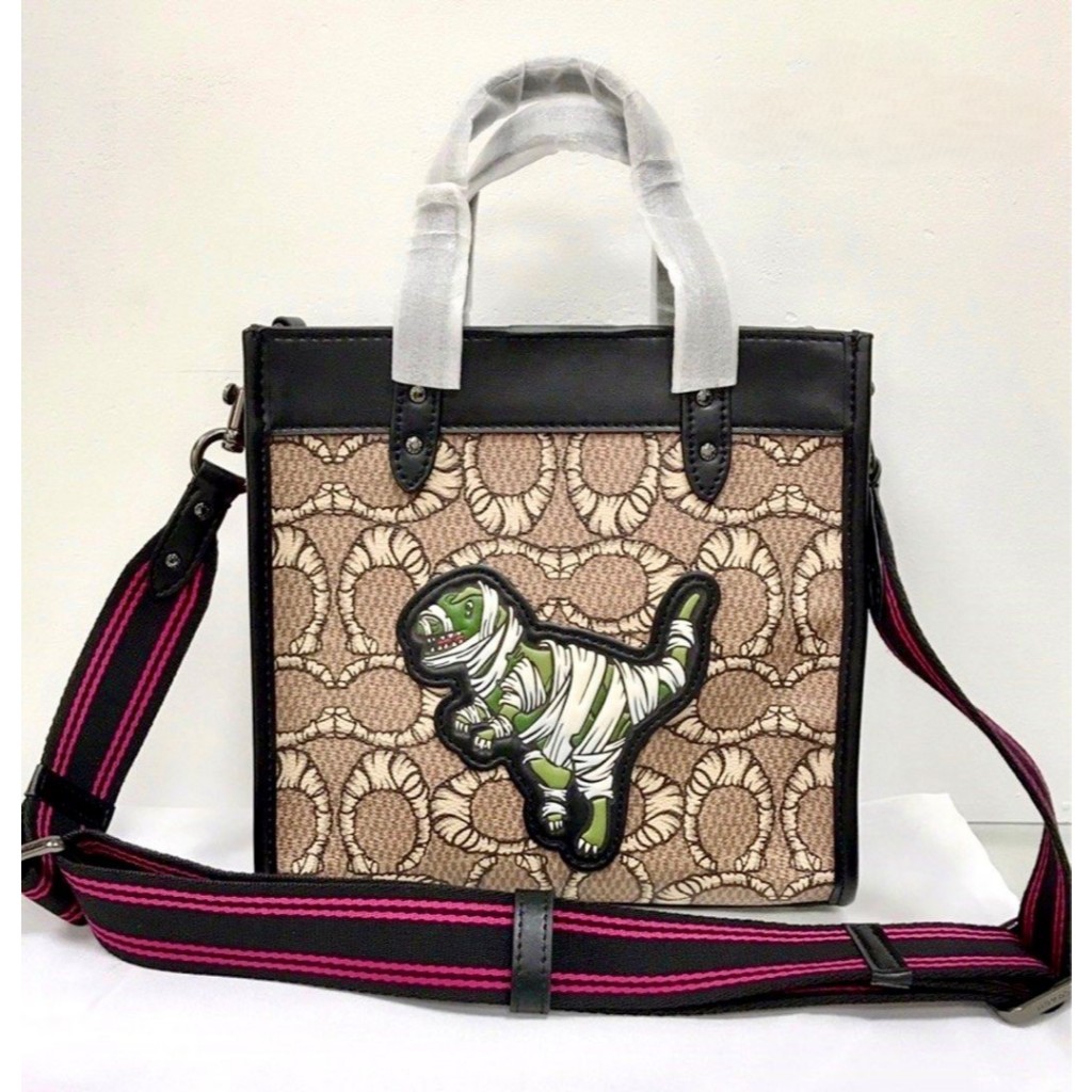 Tote Bag C6971 Michael B. Jordan Field Tote 22 with Mummified Rexy - Tote Bag Pria Original